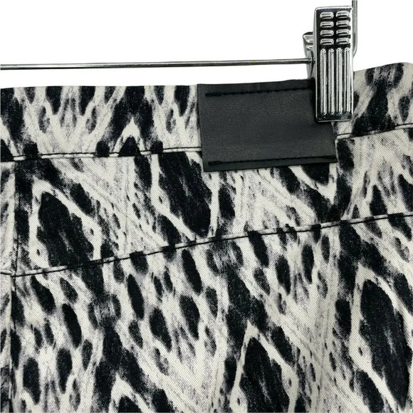 H&M Pants Womens Sz 6 Black White Geometric Pull on Midrise Twill Skinny Jegging - Picture 7 of 8